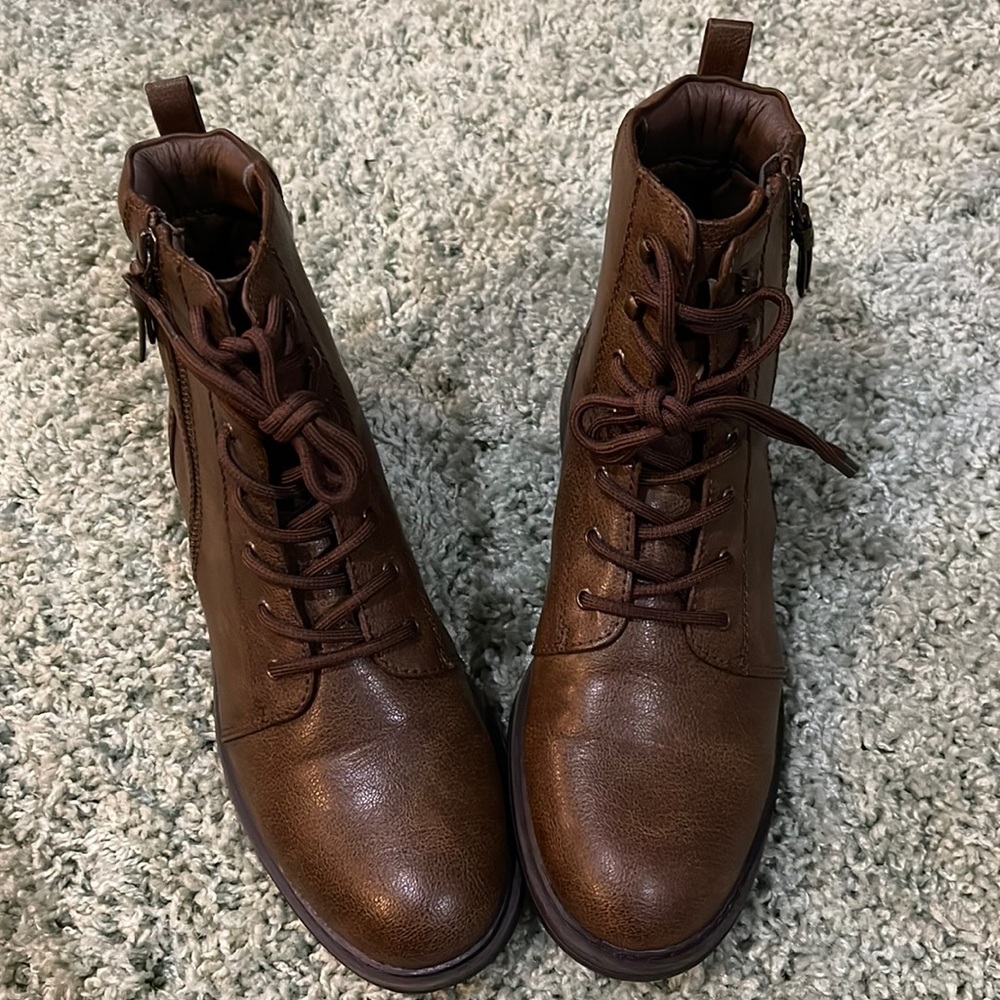 New Baretraps combat boots, brown, size 10